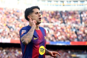 每体：巴萨内部表态坎塞洛加盟毫无问题，球员早已厌倦在新月训练